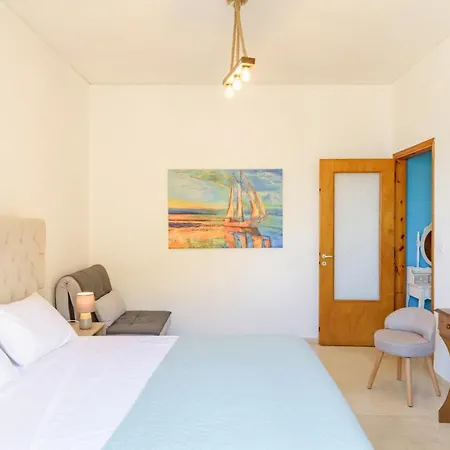 Appartement Double Bedroom Flat At Ragia Beach! *